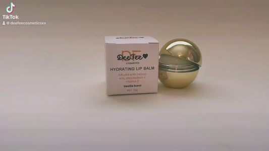Hydrating Lip balm with Vitamin E and Shea butter (Vanilla Scent)